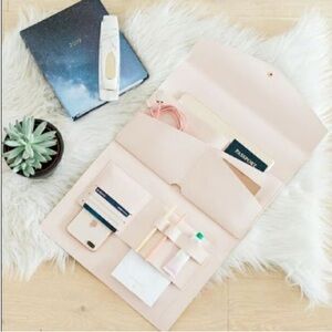 Glass Ladder Co. Megan Portfolio clutch in nude